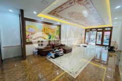 Bán nhà phố hoàng quốc việt 82m2, 7t, vỉa hè ô tô tránh, thang máy, full nội thất cao cấp, kd