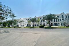 Siêu phẩm kinh doanh mặt phố việt hưng trước nhà b52 cất cánh, sau nhà ô tô qua cửa.