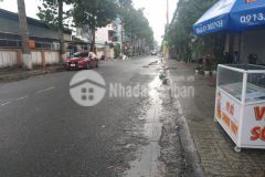 Cần bán nhà mặt tiền đường học lạc