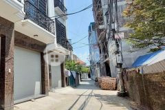 Chưa đầy 3 tỷ có nhà 5 tầng mới ô tô cách cửa 15m phố thạch bàn