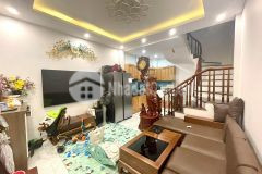 Cần bán nhà 4 tầng 40m2 đông quan cầu giấy 5.5 tỷ