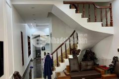 Bán nhà riêng đường ngọc thuỵ,dt 80m x 3 tầng,ô tô vào nhà