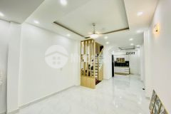 Nhà bán quận 11 hẻm ôtô, cực rẻ, 61m2, 5 phòng, tặng nội thất