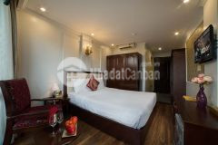 Khách sạn thái hà 120m2 mt9m 300 triệutháng. 235 trm2 lh khánh trần 0972858666.