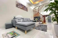 Bán nhà 4 tầng ngã tư đội cấn 30m2 3,6 tỷ vị trí trung tâm.