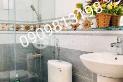 Bán gấp nhà q5 tiện giao thông shr giao ngay.