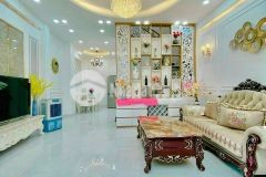 Xuất ngoại bán gấp nhà 3 tầng cực đẹp phan đăng lưu, pn, 86m2 4.8x18m, 11.7 tỷ