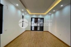 Bán nhà nguyễn văn cừ long biên 50m x 5 tầng, mt 4.5m, gara ô tô. hơn 4 tỷ.