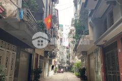 Nhà hoa bằng, cầu giấy, phân lô, ô chờ thang máy, gara, sát phố.