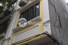 Nhà đẹp phố gỉai phóng kd ôtô tránh lô góc. gía 3.8 tỷ.