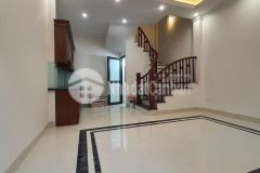 Bán nhà giá rẻ, tại thạch bàn, giáp chợ đồng dinh. 34m2 giá 2,62 tỷ.