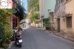 Nhà nát tiện xây mới cung đường hiếm nhà bán hẻm xe tải đậu trước nhà lô góc