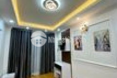 Bán nhà cầu giấy cầu giấy,lô góc oto vào nhà, dt 45m2 6t giá 10.3 tỷ.