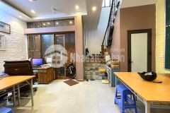 Bán nhà bùi xương trạch, ô tô đỗ cửa, thoáng trước sau,an sinh tốt. giá 6 tỷ.