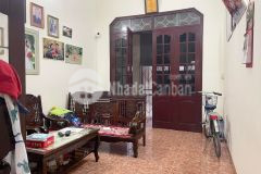 Bán nhà lạc long quân. phân lô. ô tô vào nhà. dt 49m. 3 tầng. mt 3,5m. 6,5