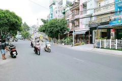 Chính chủ bán 180m2 đất 2mt ngay chợ đức hoà. shr. chỉ 2 tỷ. lh0968900387.
