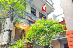 Bán nhà đẹp cầu giấy 80m2x 3tầng mt 6m lô góc 3 thoáng sổ đỏ vuông vắn giá 6.2 tỷ