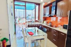 Bán lg 3 mặt thoáng, 3 mặt ngõ, 2 mặt tiền ô tô vào nhà, kd đỉnh, ở sướng. chỉ 9 tỷ.