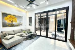 Chính chủ tôi cần bán căn nhà phố nguyễn khang cầu giấy mặt tiền 8m 5t nhỉnh 3 tỷ