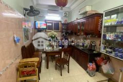 Bán nhà hiếm long biên, vị trí trung tâm, gần mặt phố, oto đỗ cửa,31m2, 4 tầng, nhỉnh 3 tỷ