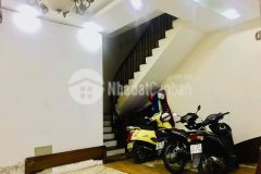 Ngõ thông ba gác lô góc 7 phòng khép kín cho thuê hơn 20 triệu tháng. 47m 5 tầng mt 5.9 giá 4