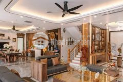 Hàng xóm bầu hiển mặt tiền 11m mặt phố hai bà trưng sầm uất 368m2 chỉ 139 tỷ. lh 0989.62.6116