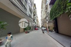 Chu lôc nhơ ban nha phân lô ô tô giai phong 51m2, măt tiên 4.5m, via he rông.