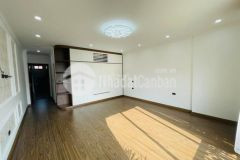 Hot tài chính 4 tỷ khu cầu giấy, lô góc, 34m2 x 5 tầng, mt4.5m, ô tô đỗ cửa