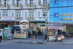 Bán nhà shophouse mt đường 30m 80m2 shr 6 tỷ