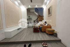 Gia đình cần bán nhà lạc long quân, tây hồ, 15m ra ô tô, sát phố, 39mx5t, 6pn, chỉ 4.93tỷ