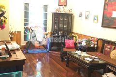 Bán nhà ngõ thông ô tô đội cấn gần hồ, diện tích 75m2, giá 17.2 tỷ