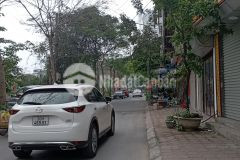 Bán nhà mặt đường sông sét, 40m2 4 tầng mặt tiền 4.9m, ô tô tránh, vỉa hè.