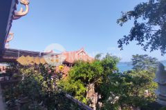 Cần thanh khoản gấp lô đất 2 mặt tiền và có sẵn nhà 2 tầng nằm gần quần thể sân golf