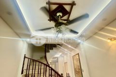 Bán nhà đẹp đường láng 42m 4.4 tỷ.