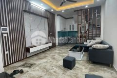 Bán nhà phố hoàng mai 33m2 5 tầng mặt tiền 4m cách 1 nhà ra mặt phố.