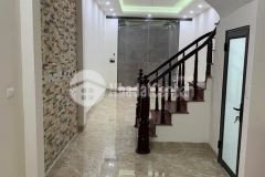 Cần bán nhà gốc đề, gần ô tô, gần chợ, ngõ thông, giá đẹp nhỉnh 4 tỷ.