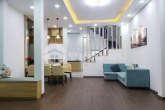 Nhà phan xích long phú nhuận 5 x 10 5 tầng đúc 6.8 tỷ.