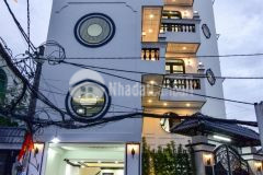 Nhà phố biệt thự 3 mặt tiền, dt 10x10m, cách mt 100m p16 gò vấp