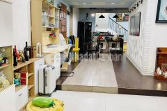 Bán nhà đẹp gần cầu lê văn sỹ, q3, 2 tầng kiên cố, 2 pn to, ngang 4.3m 18.5m, 8.8 tỷ