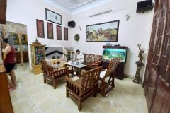 Bán gấp nhà võ chí công,dt 50mx4t, mt 6m, giá 8,1 tỷ.