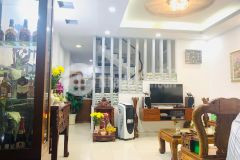 Bán gấp nhà tặng nội thất gỗ, 54m2, 3 tầng, lý thánh tông tân phú chỉ 5 tỷ