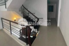 Nhà mới vào ở ngay 2tầng ban công thoáng mát dân trí cao,đông đúc mặt tiền đường chính thuận lợi kd