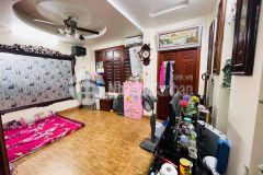 Bán nhà cầu giấy 5 tầng đẹp, ở ngay ô tô đỗ cổng giá 4.5 tỷ