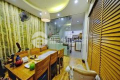 Nhỉnh 6 tỷ có nhà phố quần ngựa 56m2 5 tầng 30m ra phố văn cao sầm uất