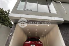 Bán gấp nhà riêng trung tâm quận long biên,lô góc, ngõ rộng, oto vào nhà. 0978600980