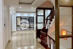 Hiếm mặt đường, ô tô đậu cửa nhà, 5 tầng, 37m2 tựu liệt, thanh trì chỉ nhỉnh hơn 4 tỷ