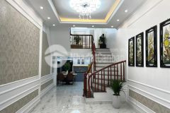 Cần bán gấp nhà thanh xuân, dt 44m2x5 tầng, giá 5.6 tỷ có thương lượng