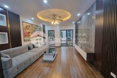Bán nhà chính kinh, 42m2, ô tô đỗ gần, nhỉnh 5 tỷ. lh 09751254520.