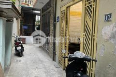 Chính chủ nhờ bán nhà. chỉ 2 tỷ có hộ khẩu thanh xuân. cách phố 100m