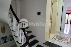 Bán toà nhà tổng cục 5 yên xá, 120m, lô góc, vỉa hè đá bóng, 3 mặt tiền, 5 tầng vip